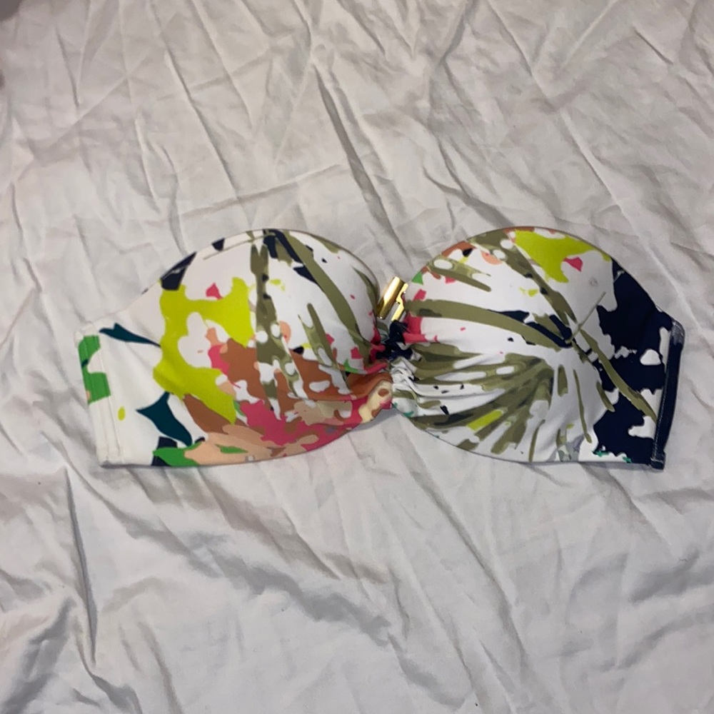 Strapless swimsuit top